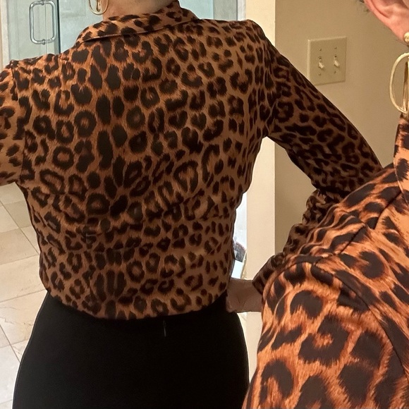 Leopard print button front turn back collar long sleeve Un Deux Trois blouse Sz6 - Picture 6 of 16
